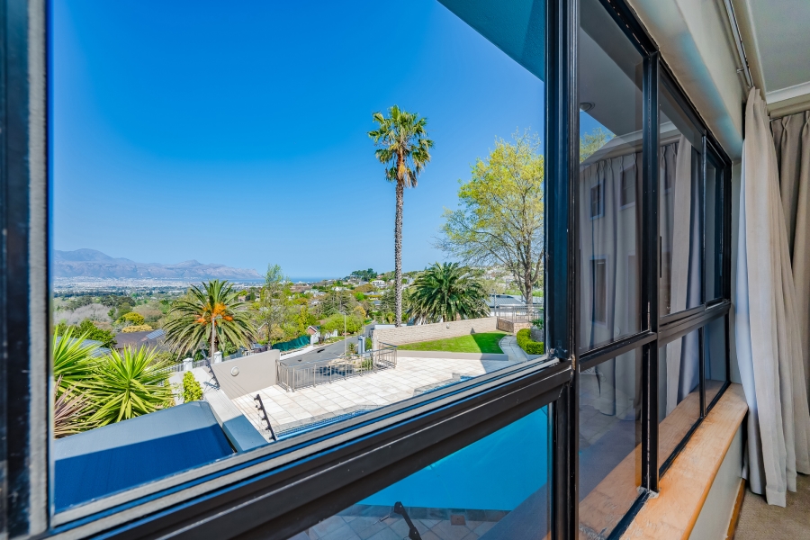 4 Bedroom Property for Sale in La Concorde Western Cape